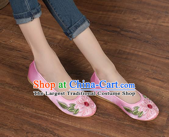 Chinese National Pink Satin Shoes Traditional Embroidered Shoes Classical Dance Shoes