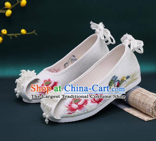 Chinese Classical Pearls Shoes Footwear Embroidery Lotus Shoes Traditional Woman Cloth Shoes