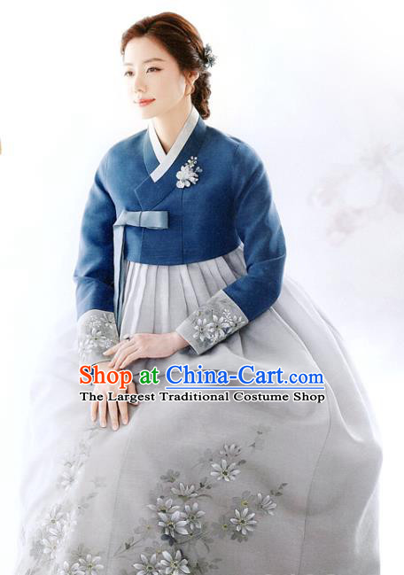 Korean Bride Mother Navy Blouse and Grey Dress Asian Korea Traditional Garments Fashion Hanbok Clothing