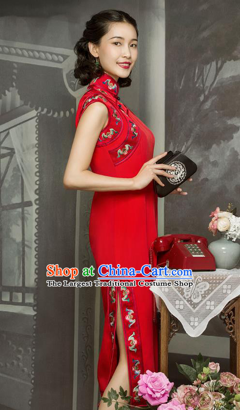 China Classical Sleeveless Cheongsam Traditional Minguo Embroidered Red Silk Qipao Dress