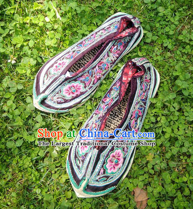 Chinese Yunnan Ethnic Woman Shoes National Embroidered Purple Cloth Shoes Traditional Yi Nationality Shoes