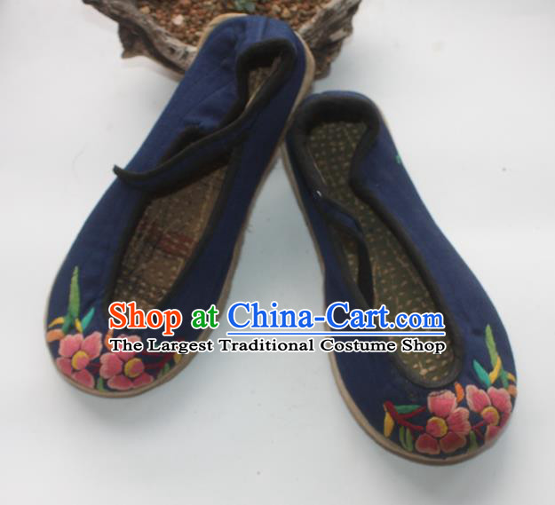 Chinese Handmade Navy Embroidered Shoes Traditional Yunnan Bai Ethnic Woman Shoes National Strong Cloth Soles Shoes