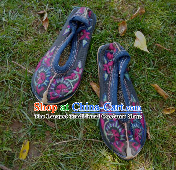 Chinese National Woman Cloth Shoes Traditional Folk Dance Shoes Yunnan Ethnic Shoes Black Embroidered Shoes