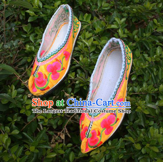 Chinese Handmade Strong Cloth Soles Shoes Yi Ethnic Female Shoes Traditional Yellow Satin Embroidered Shoes