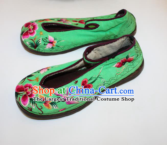 Chinese Handmade Bai Nationality Woman Shoes Yunnan Folk Dance Green Satin Shoes Traditional Embroidered Shoes