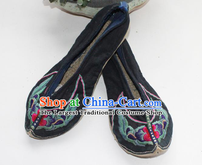 Chinese Yi Nationality Folk Dance Shoes Handmade Yunnan Ethnic Black Cloth Shoes Traditional Embroidered Shoes