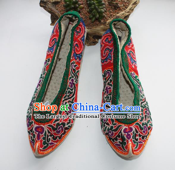 Chinese Shui Nationality Full Embroidered Shoes Yunnan Ethnic Wedding Red Shoes Handmade Strong Cloth Soles Shoes