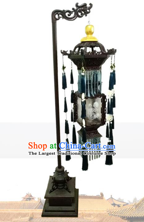 China Temple Hanging Lantern Classical Wood Carving Lanterns Handmade Palace Lantern Traditional Dragon Heads Light Lamp