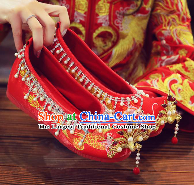 China Wedding Golden Phoenix Head Shoes Embroidered Pearls Shoes Handmade Bride Shoes Xiuhe Red Satin Shoes