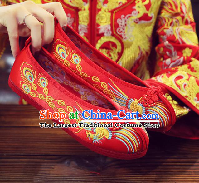 China Handmade Bride Shoes Xiuhe Red Satin Shoes Classical Wedding Shoes Embroidered Phoenix Shoes