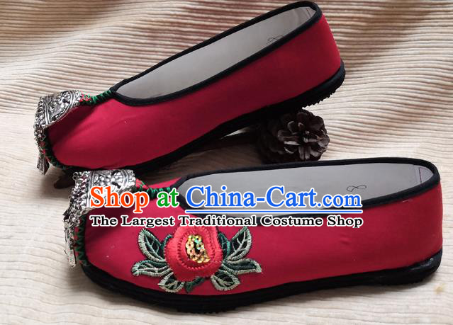 Handmade China Ethnic Dance Shoes National Woman Red Cloth Shoes Yunnan Wedding Embroidered Shoes Bride Silver Tassel Shoes