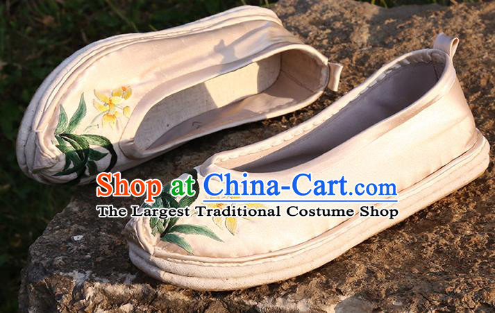 Handmade China Yunnan Ethnic Folk Dance Shoes Embroidered White Satin Shoes National Woman Strong Cloth Shoes