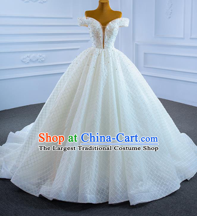 Custom Bride Vintage Embroidery Pearls Full Dress Catwalks Costume Compere Stage Clothing Luxury White Trailing Wedding Dress Marriage Ceremony Formal Garment