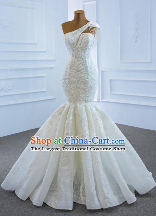 Custom Catwalks Princess Costume Marriage Bride Clothing Vintage Embroidery Fishtail Wedding Dress Luxury Formal Garment Compere White Full Dress