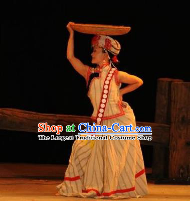 Chinese Minority Woman White Uniforms Jiangxi Ethnic Performance Garment Costumes Lisu Nationality Folk Dance Clothing