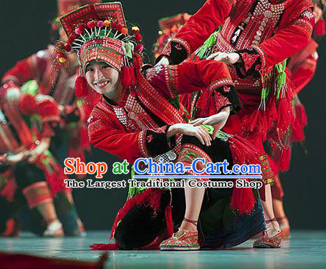 Chinese Yi Nationality Folk Dance Clothing Ethnic Wedding Bride Red Dress Uniforms Xiangxi Minority Performance Garment Costumes