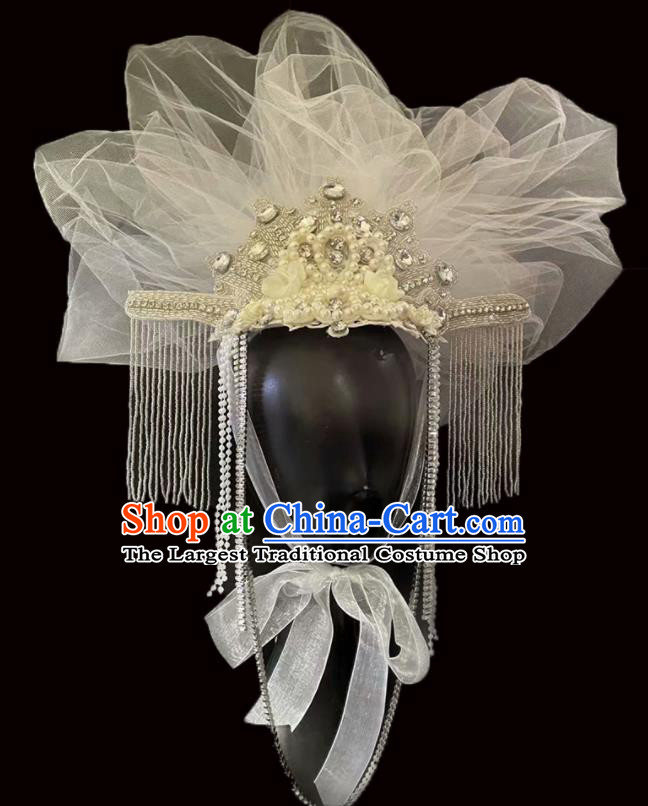 Handmade Catwalks Performance Headdress White Feather Top Hat Baroque Style Pearls Headwear