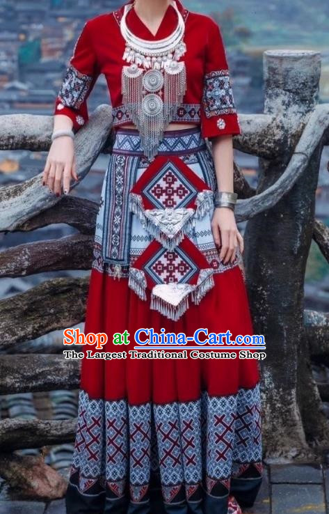 Red Miaojiang Girl Photography Suit