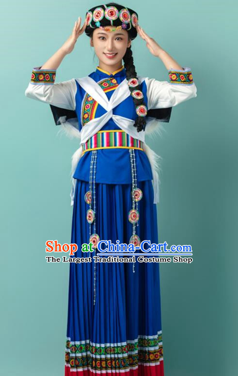 Women 56 Minority Costumes Of Naxi Nationality In Yunnan