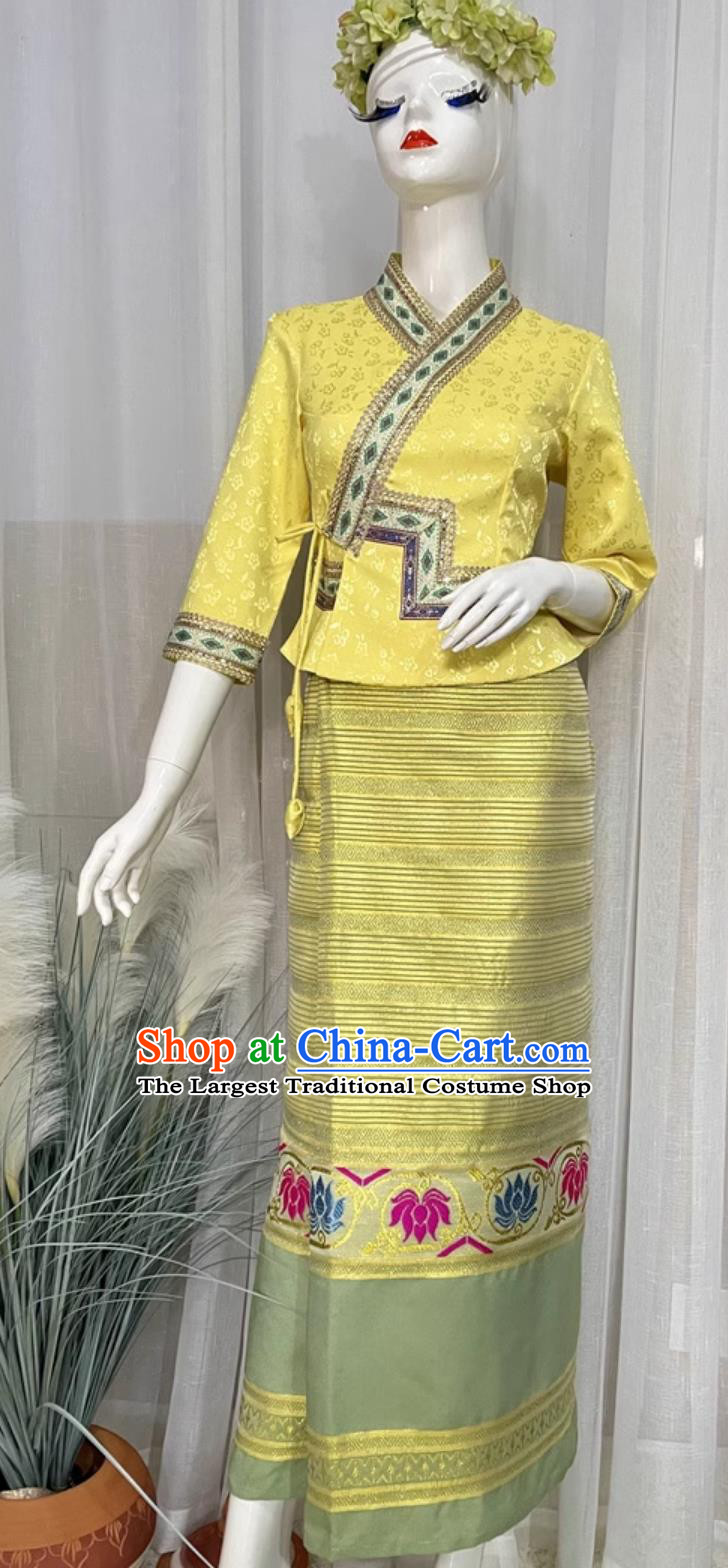 China Xishuangbanna Folk Dance Clothing Thailand Traditional Yellow Shirt and Skirt Dai Ethnic Water Splashing Festival Set