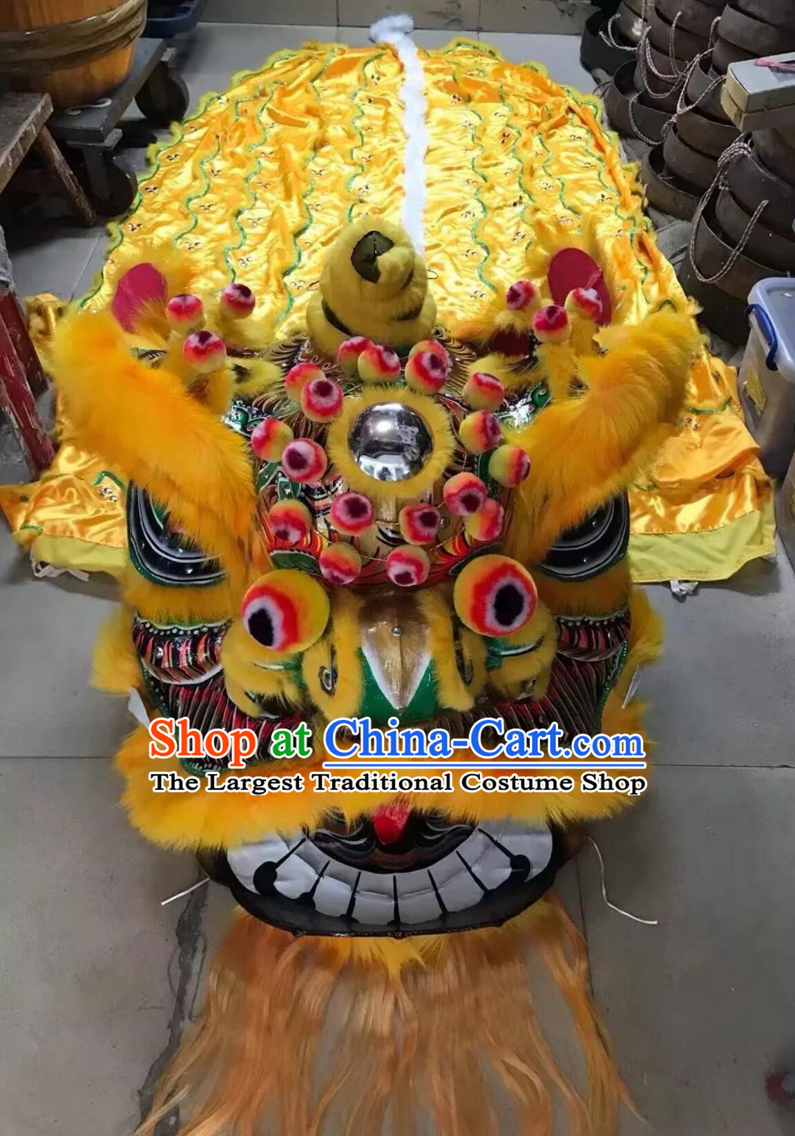 Top Golden Lion Dance Equipment Traditional Chinese Dancing Lion Fut San Lion Head and Costumes Complete Set
