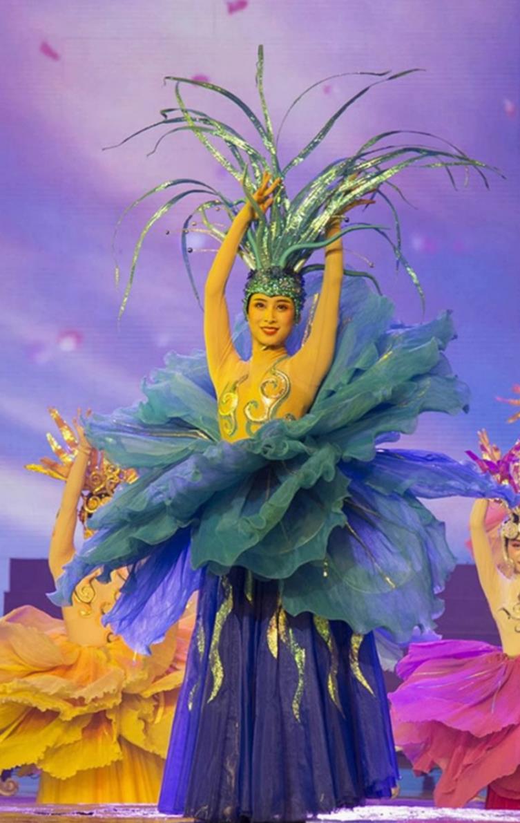 Royal Blue Opening Dance Performance Costume Petal Long Gown Large Gala Elegant Group Dance Clothing Commercial Performance Dress