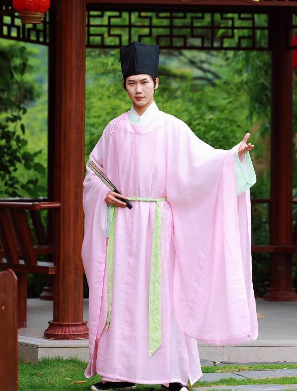 Song Dynasty Pink Round Collar Robe Large Sleeved Mens Hanfu Traditional Chinese Clothing