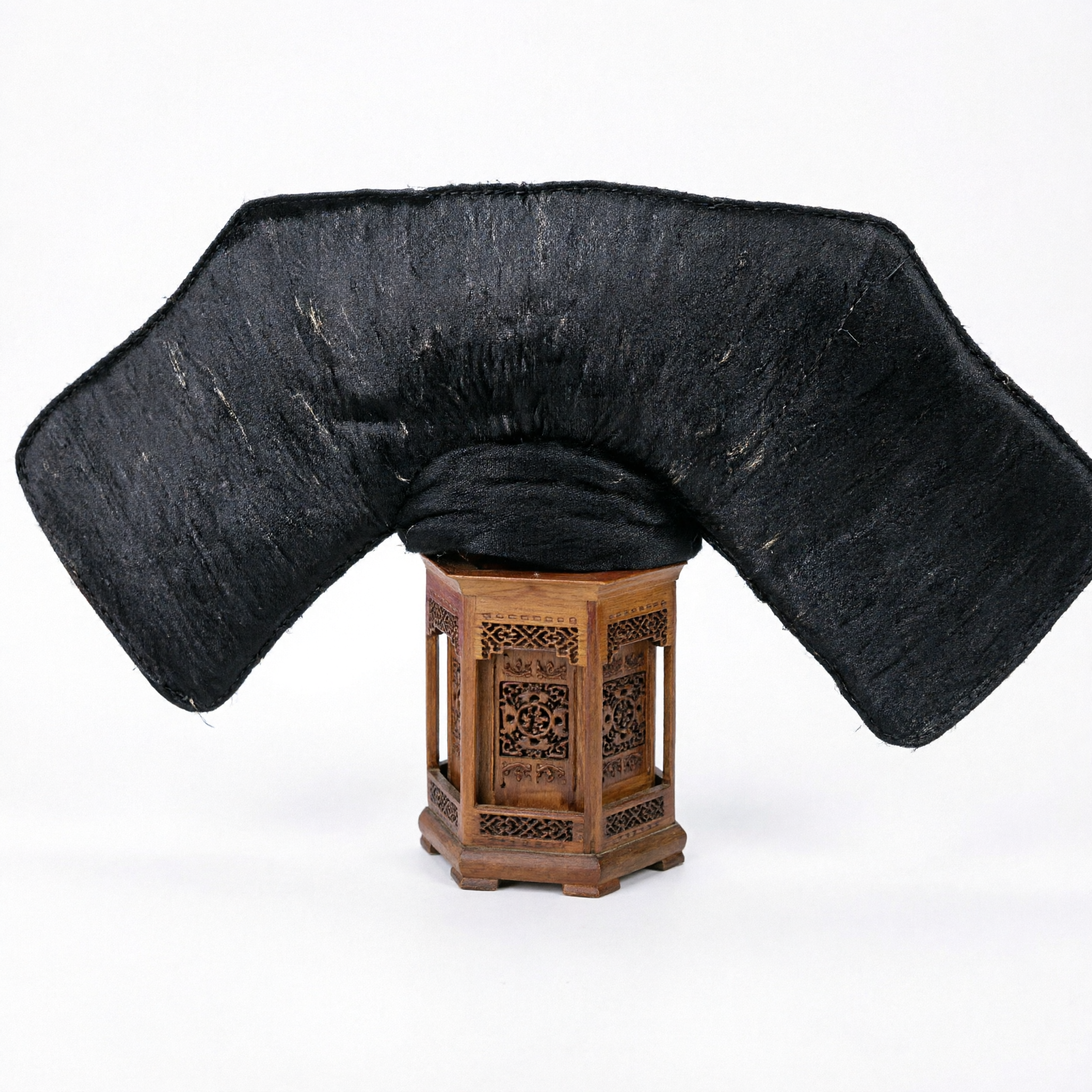 Traditional Chinese Peking Opera Black Horsehair Headdress Wing Qing Dynasty Official Costume Accessory for Men - Asian Costume