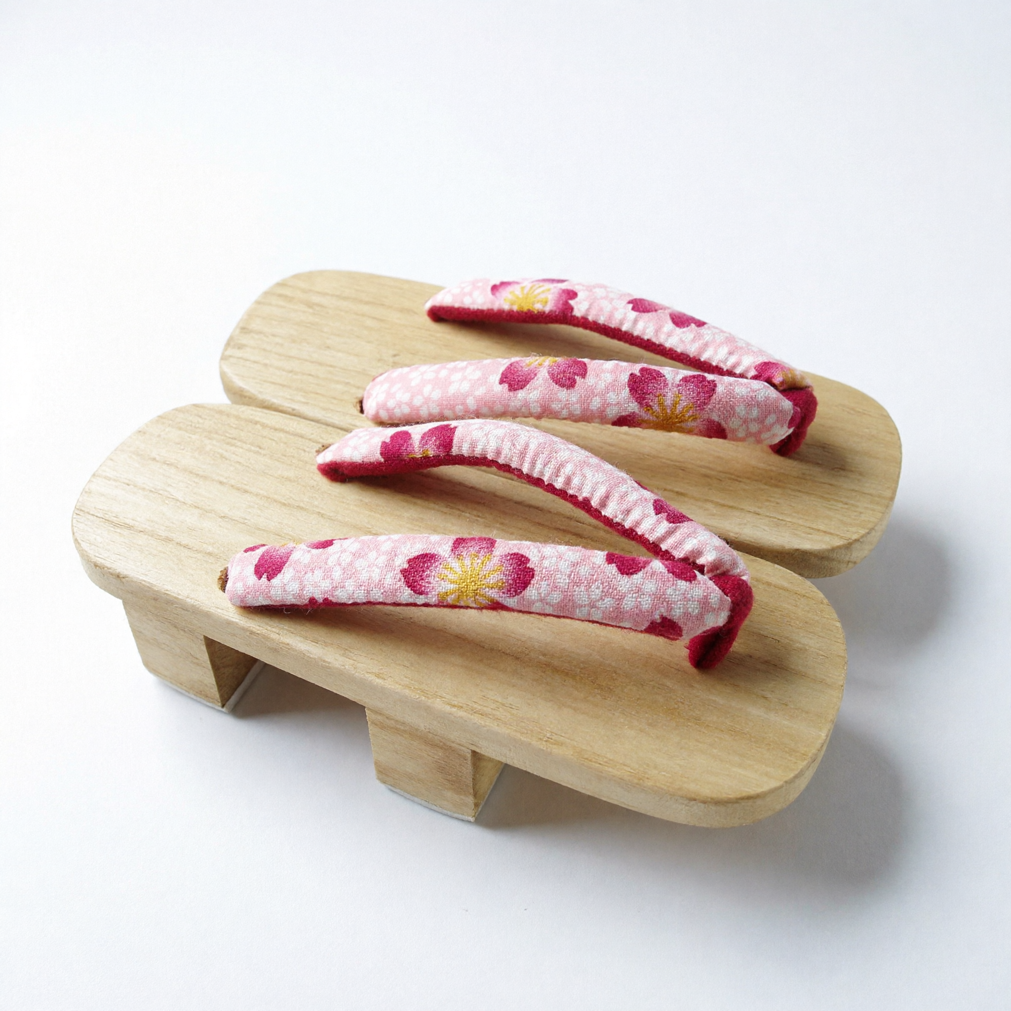 Sandali Tradizionali Giapponesi Geta in Legno con Cinturini in Tessuto Floreale Rosa per Yukata e Kimono da Festival Estivo Femminile - Asian Costume
