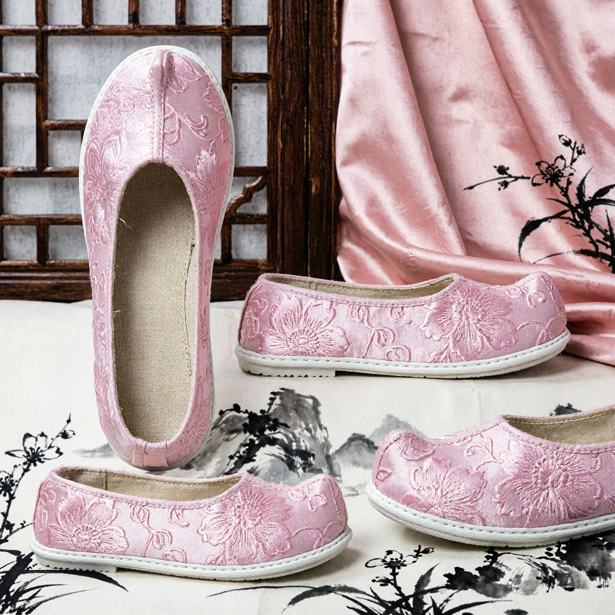 Traditionele Chinese roze zijden schoenen met bloemenbrokaat Hanfu-schoenen voor vrouwen, bruids- en trouw-Qipao - Asian Costume