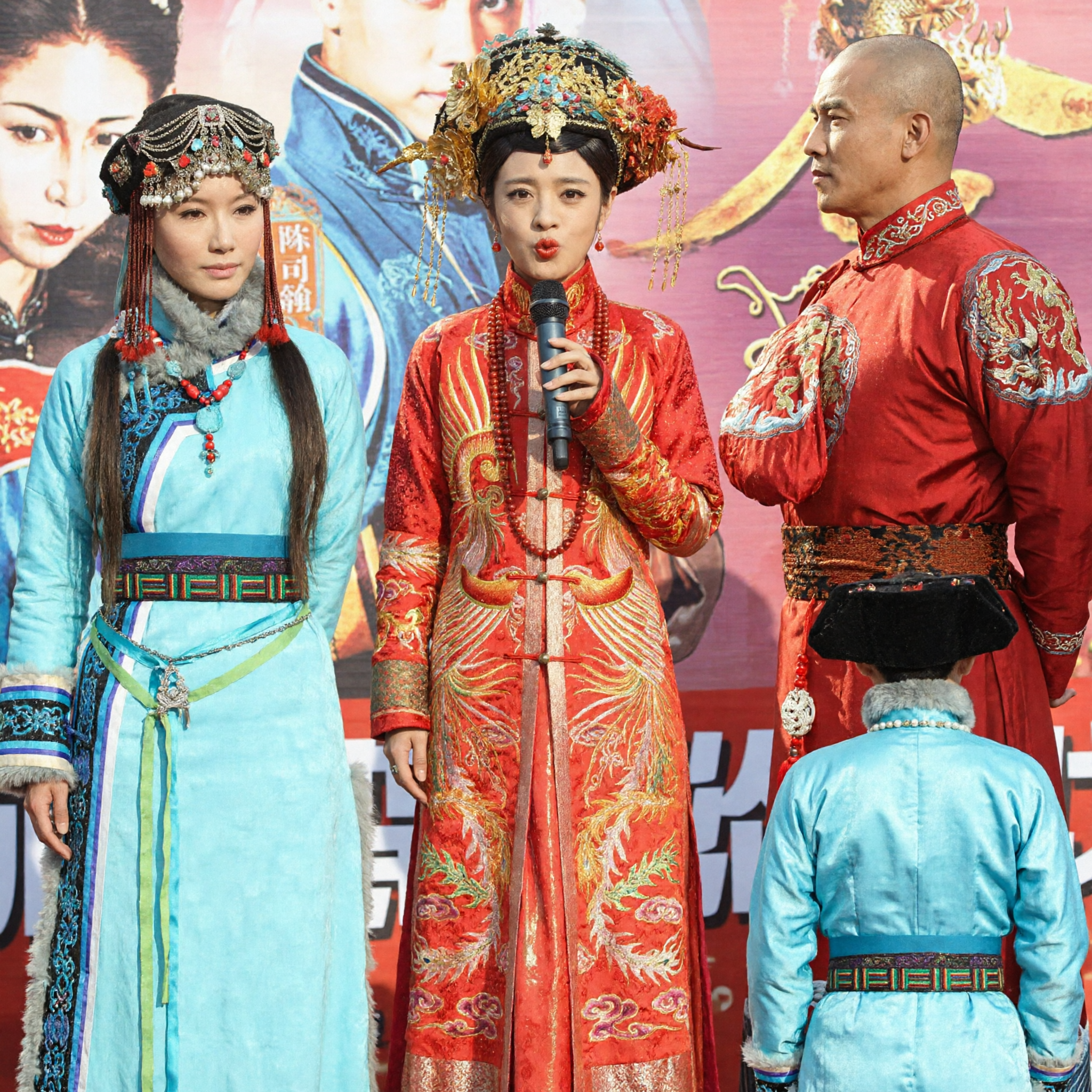 مجموعة أزياء الزفاف الصينية التقليدية من عهد أسرة تشينغ - تطريز التنين والفينيق الأحمر للعروس والعريس - ملابس تاريخية - Asian Costume