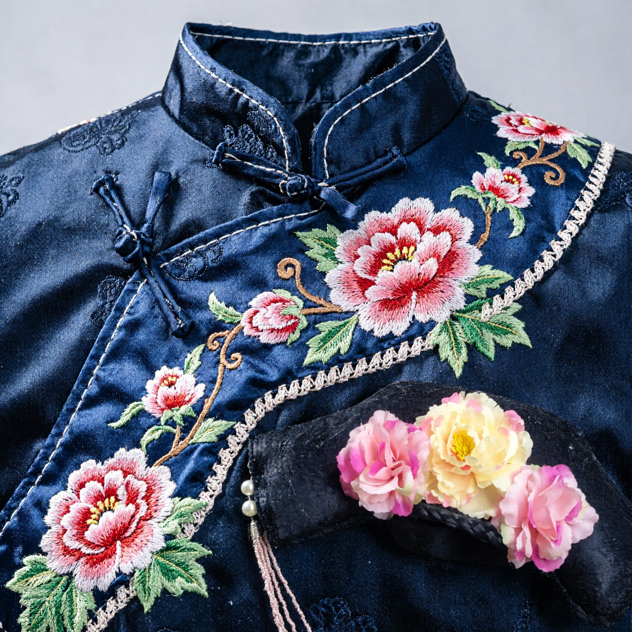 Tocado tradicional chino de princesa de la Dinastía Qing Manchu Accesorios florales para el cabello de terciopelo negro para cosplay Hanfu - Asian Costume