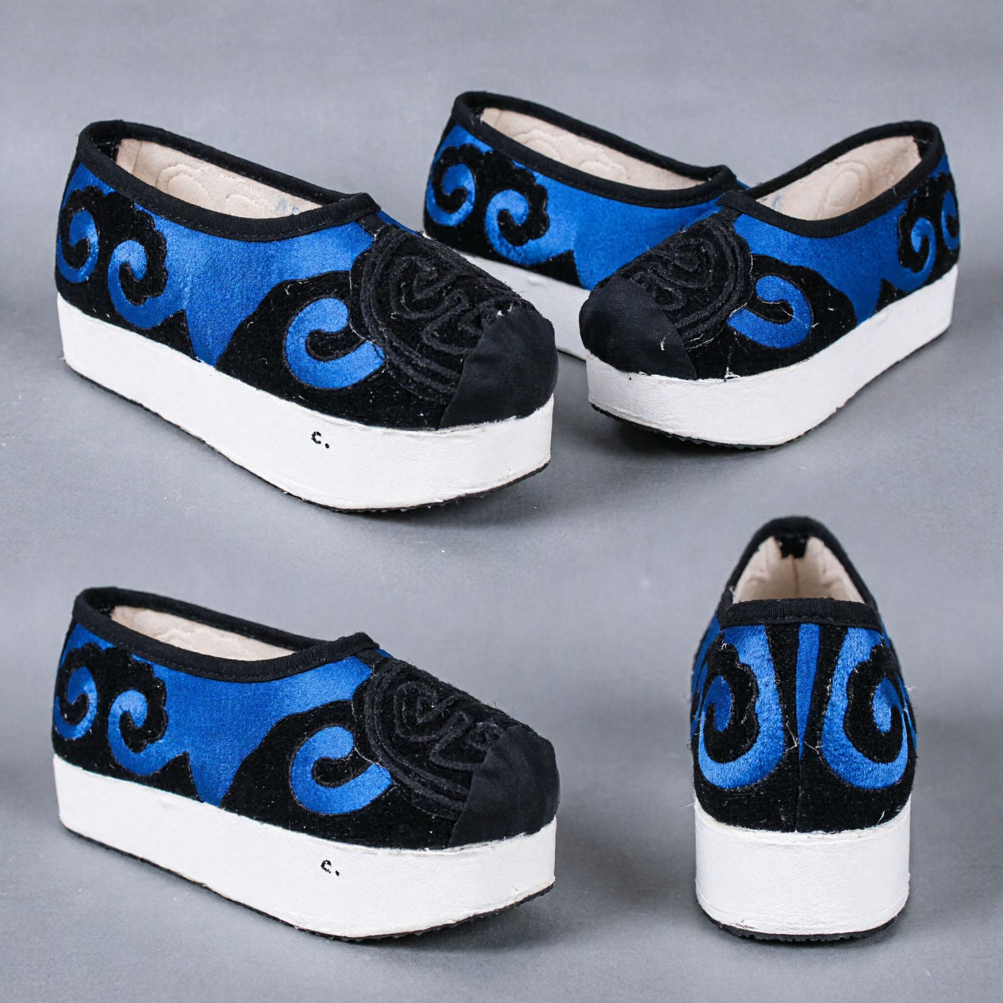 Traditionelle chinesische schwarze Stoffschuhe, blaues Wolkenmuster, dicke Sohle, Hanfu-Fußbekleidung für Cosplay - Asian Costume