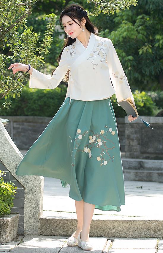 Traditional Ancient Chinese Young Women Cheongsam Dress Republic of China Tangsuit Stand Collar Blouse Dress Tang Suit Clothing for Women