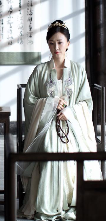 Love and Destiny Ancient Chinese Drama Aristocratic Dowager Pei Yun Replica Costumes and Headpiece for Women