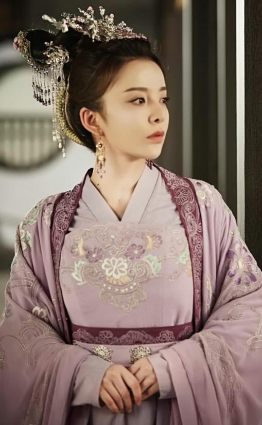 Chinese Drama Queen Dugu Sui Dynasty Princess Consort Hanfu Dress Ancient Historical Costume and Headpiece for Women