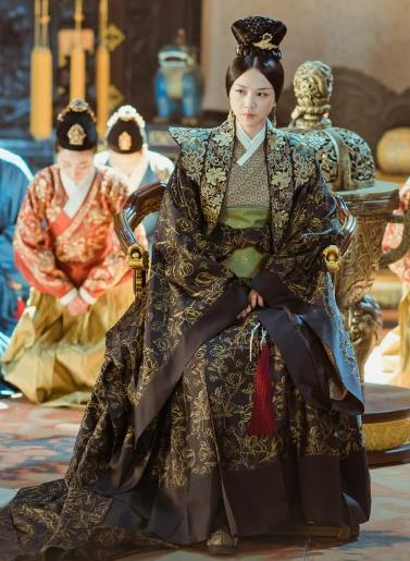 Chinese Ancient Empress Dowager Embroidered Clothing Drama Empress of the Ming Dynasty Sun Ruowei Replica Costumes for Women