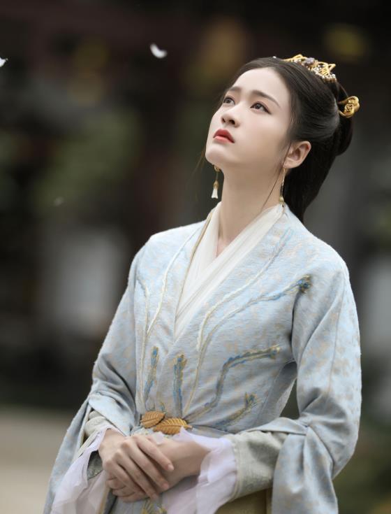 Chinese Ancient Palace Princess Rong Le Green Historical Drama Princess Silver Costume and Headpiece for Women