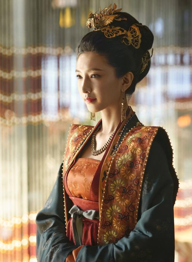 Chinese Ancient Song Dynasty Queen Historical Costumes and Headdress Drama Serenade of Peaceful Joy Empress Cao Danshu Dress Garment