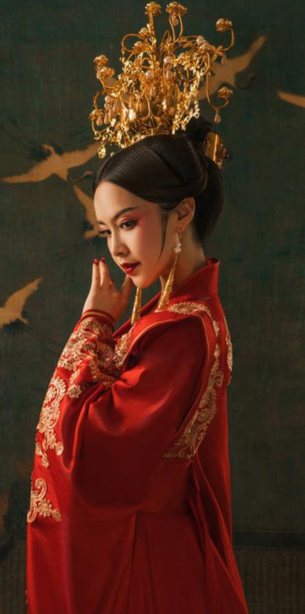 Chinese Ancient Imperial Empress Red Hanfu Dress Apparels Traditional Tang Dynasty Royal Queen Historical Costumes and Headdress for Women