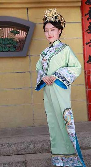 Chinese Qing Dynasty Imperial Consort Clothing Ancient Court Woman Light Green Dress Drama Empresses in the Palace Garment Costumes